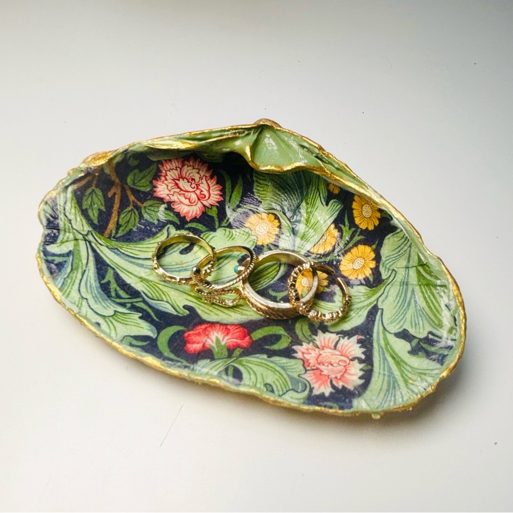 Handmade Clam Shell Trinket Dish w: William Morris Leicester Decoupage Design.